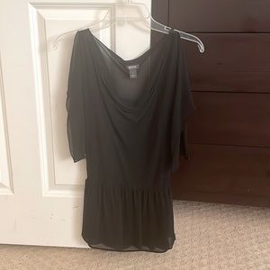 Black sexy shirt with see through sleeves short and a gathering at the waistline